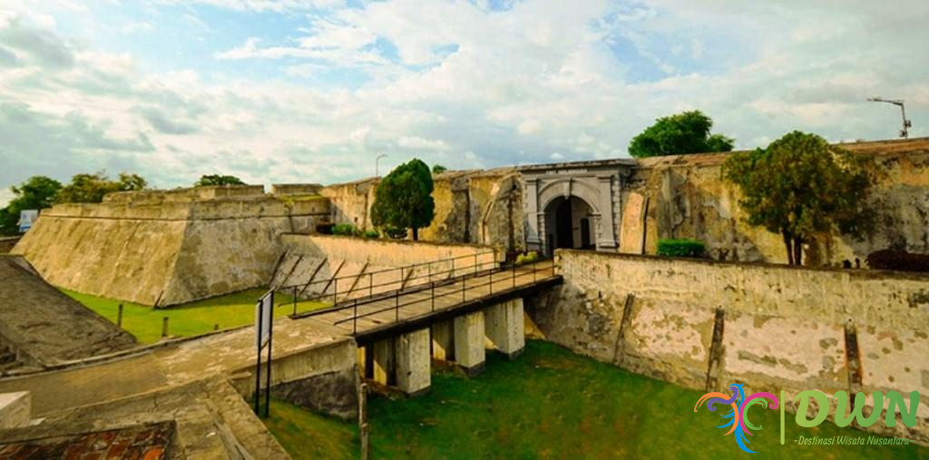 Benteng Marlborough Bengkulu: Keindahan Dan Nilai Sejarah