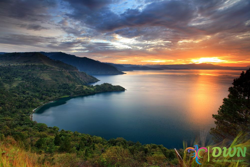 Danau Toba: Destinasi Wisata Pesona Alam Terbaik di Indonesia