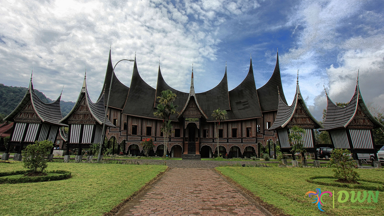 Rumah Gadang Destinasi Wisata Ikonik kota Padang