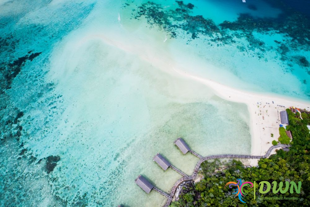 Pulau Bawah: Destinasi Mewah dengan Keindahan Alam