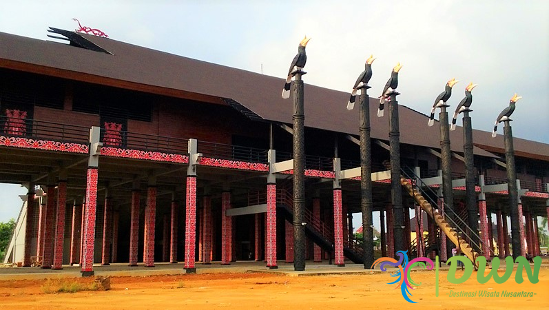 Rumah Betang: Simbol Keharmonisan dan Kearifan