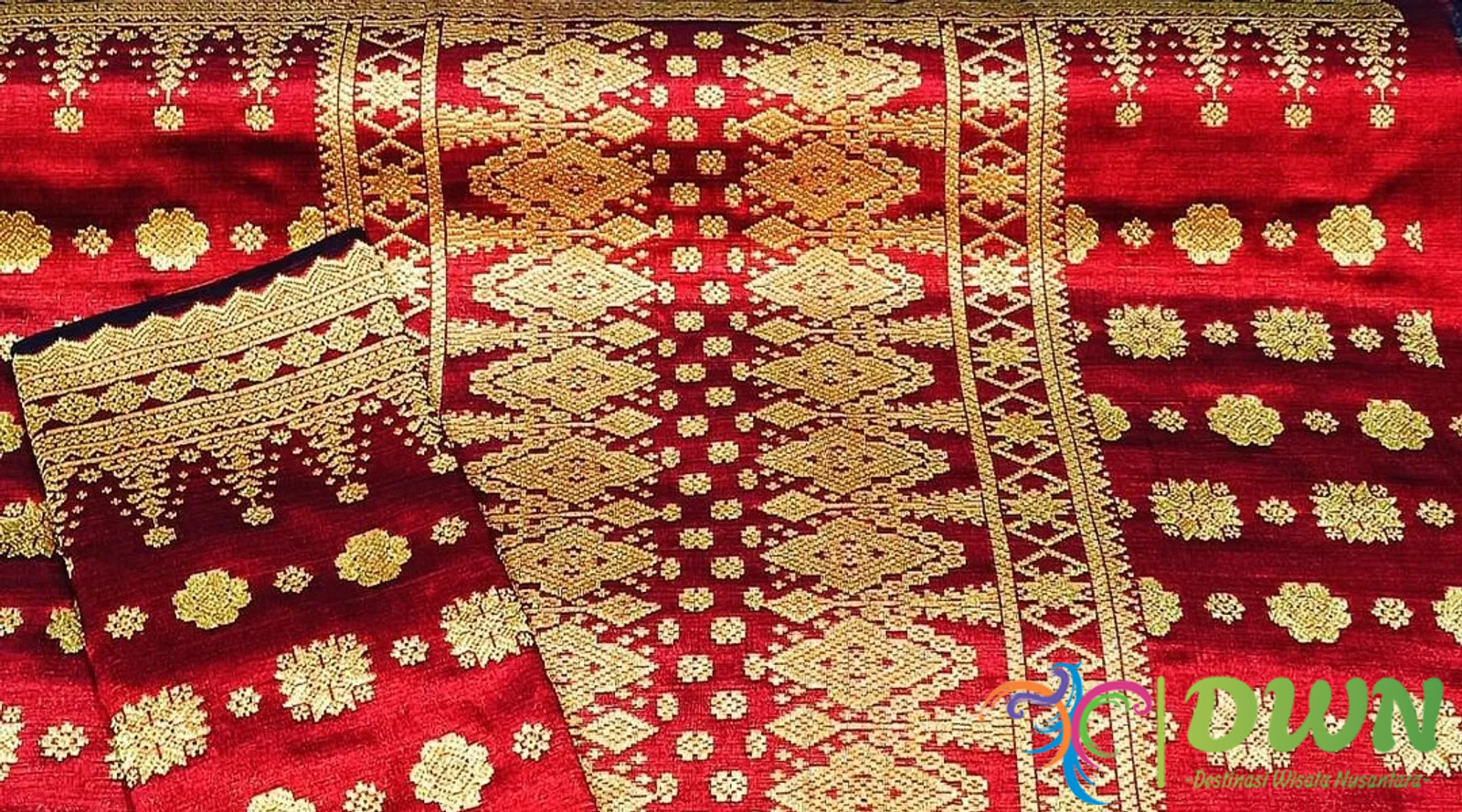 Songket Sambas: Sejarah, Makna, dan Cara Memilih Kain Terbaik