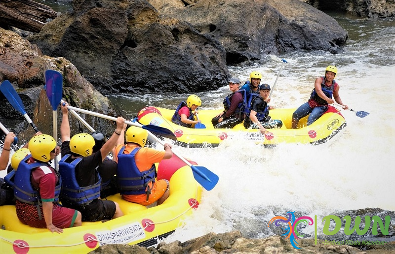 Sungai Keburau: Tempat Arung Jeram di Kalimantan Utara