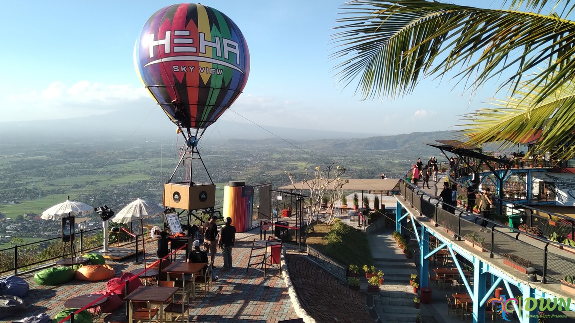 HeHa Sky View: Tempat Terbaik Menikmati Matahari Terbenam