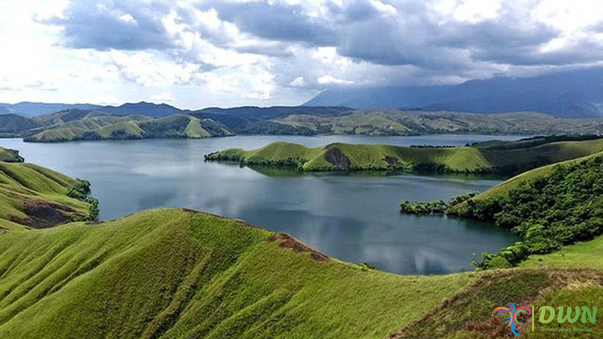 Wisata Sejarah dan Alam Danau Sentani: Destinasi Penuh Pesona