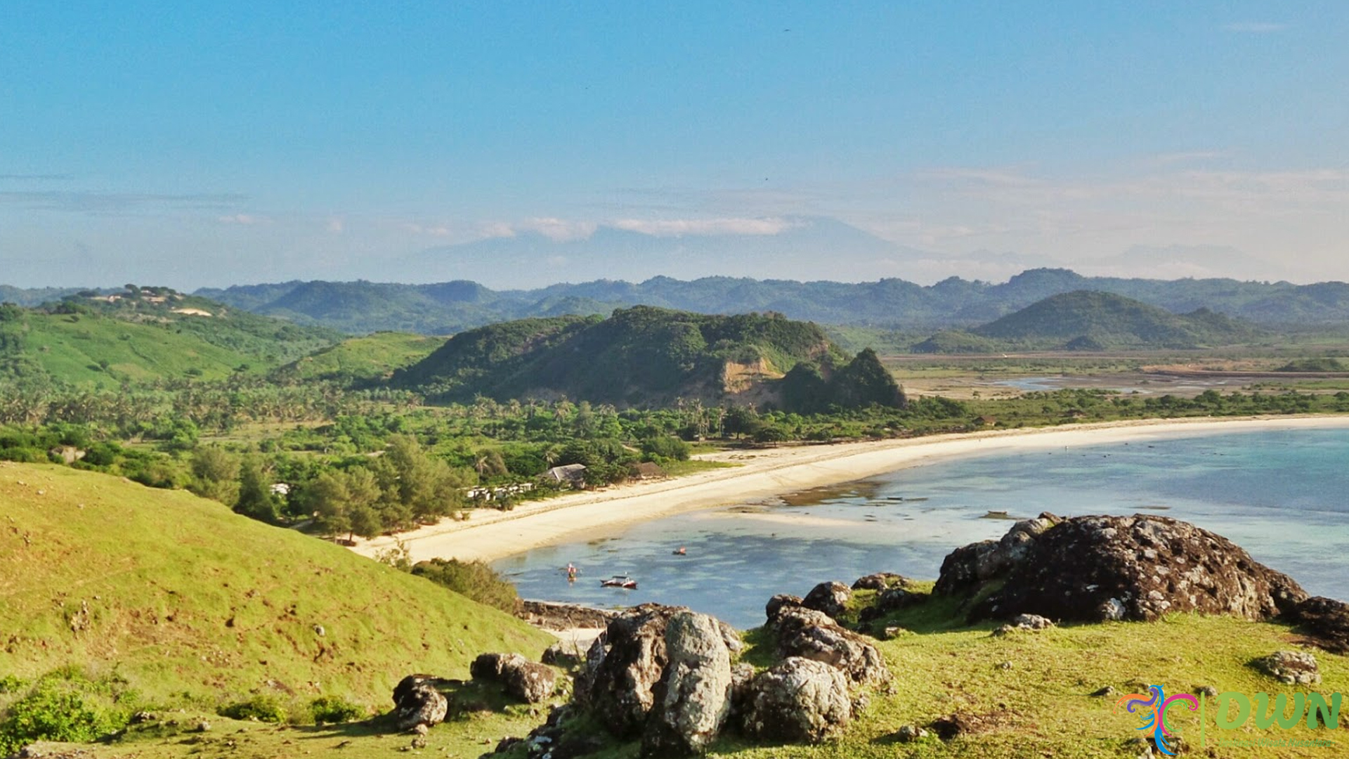 Melihat Dunia dari Puncak Bukit Merese: Wisata Alam Segar