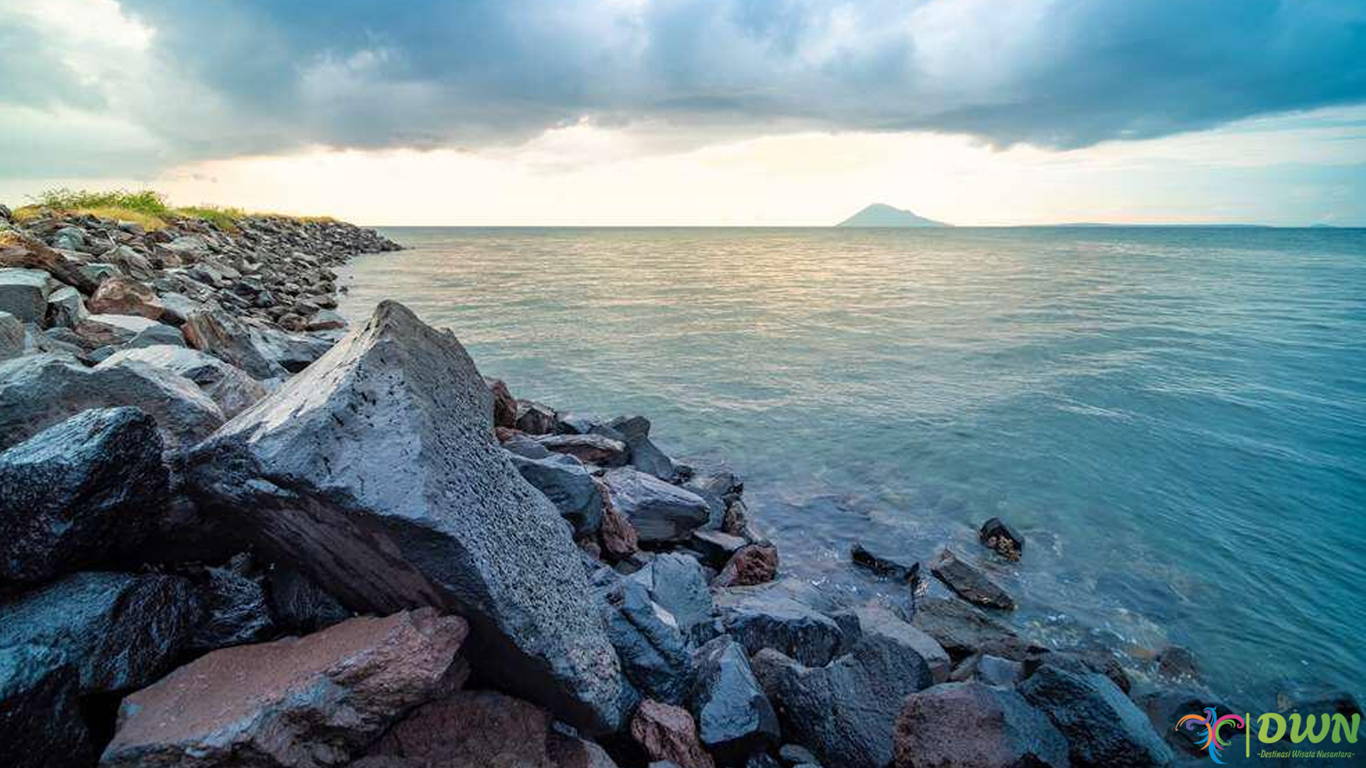 Pantai Malalayang: Wisata Alam Menawan di Sulawesi Utara