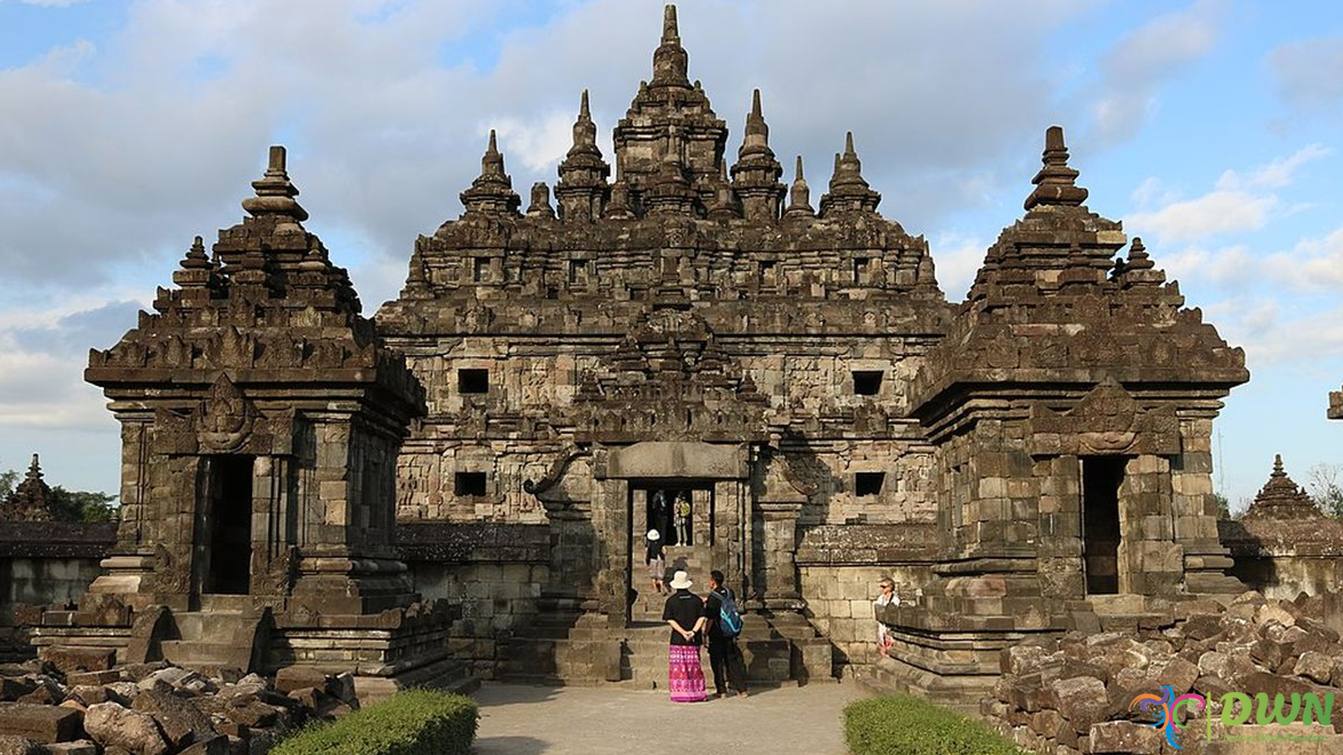 Candi Plaosan: Wisata Sejarah dan Keindahan Alam yang Memikat