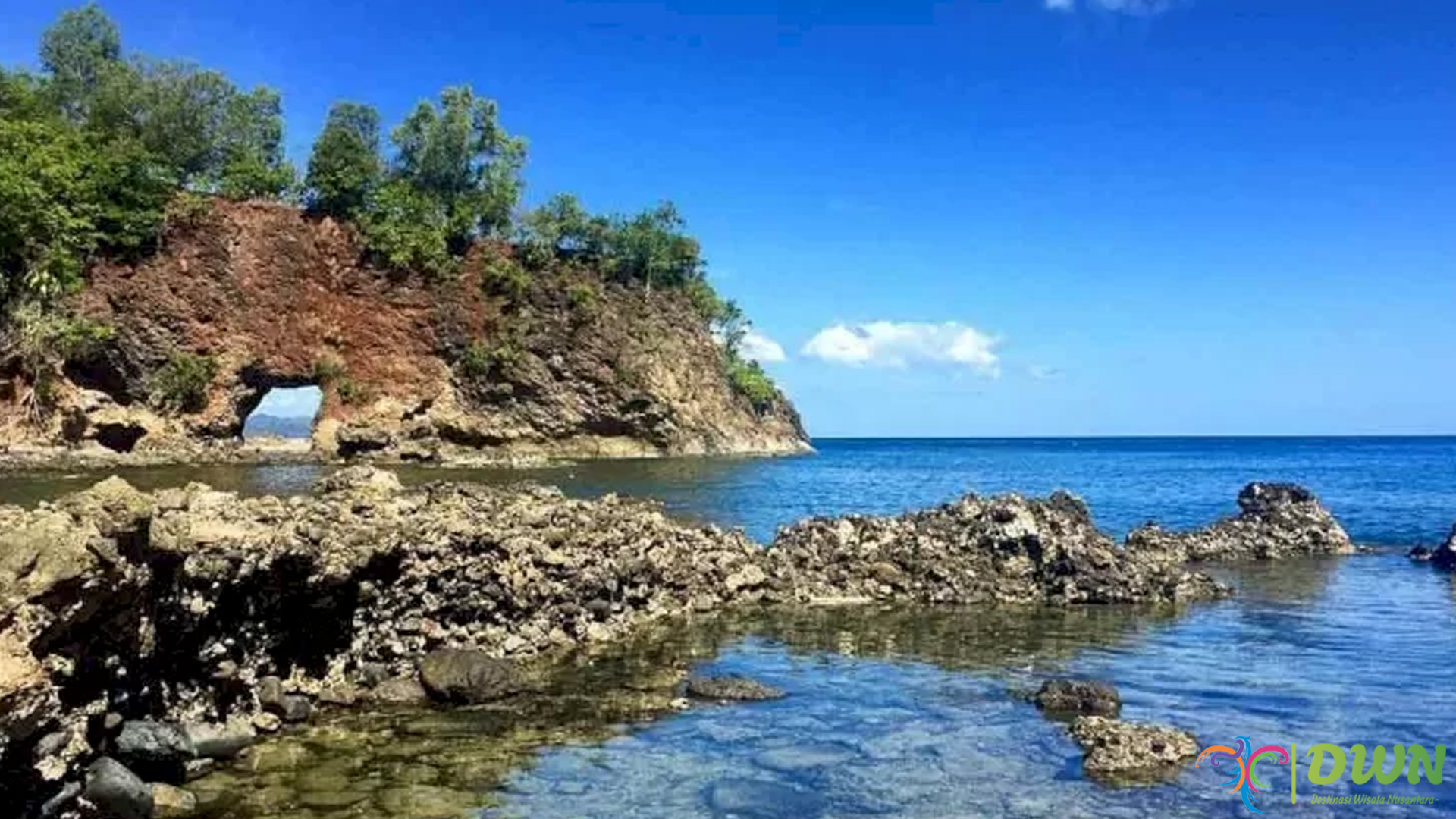 Pantai Pintu Kota Ambon: Perpaduan Sejarah dan Keindahan Alam