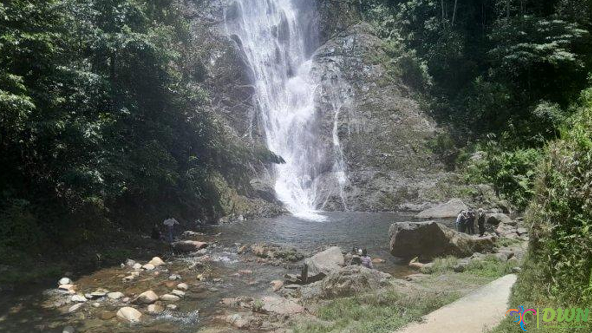 Air Terjun Sarambu Assing: Menyelami Keindahan Alam Sulawesi