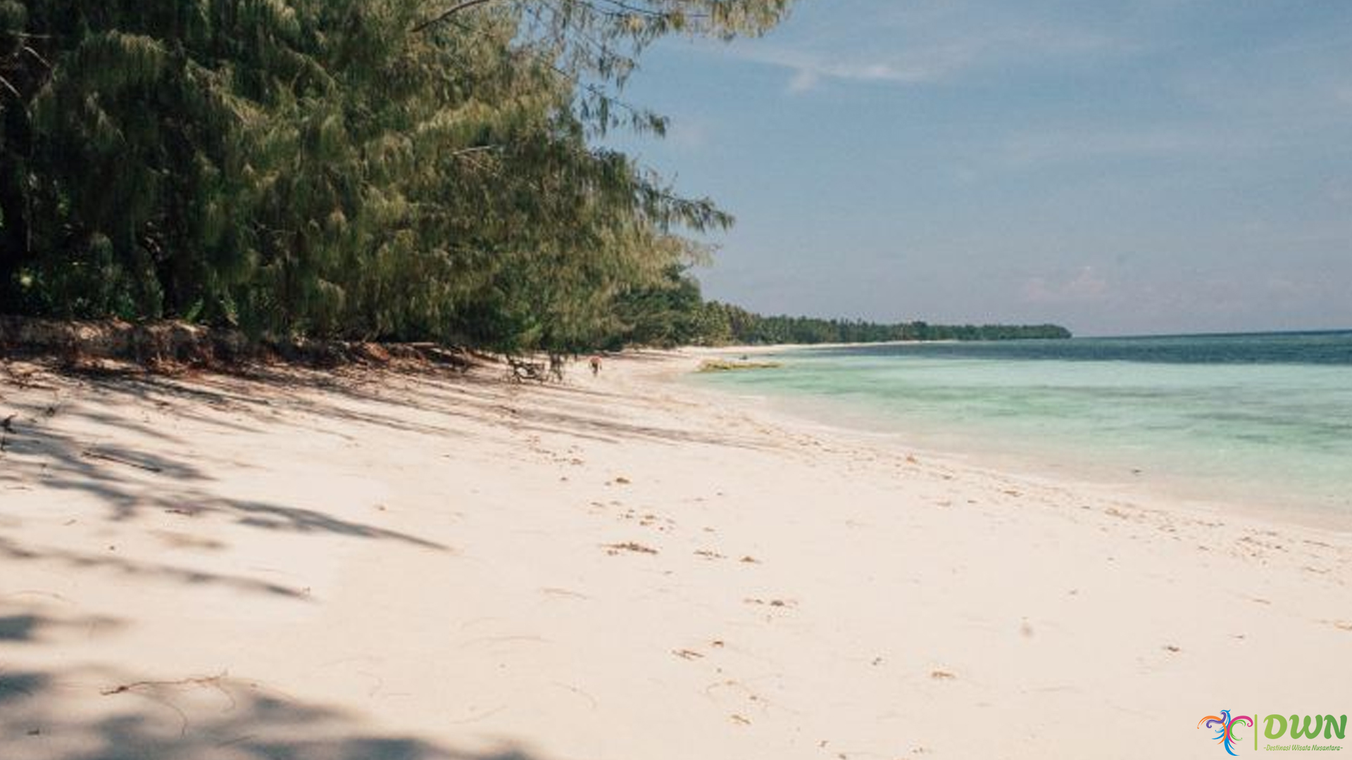 Pantai Muidau Maluku: Liburan Sempurna di Pantai Tenang & Asri