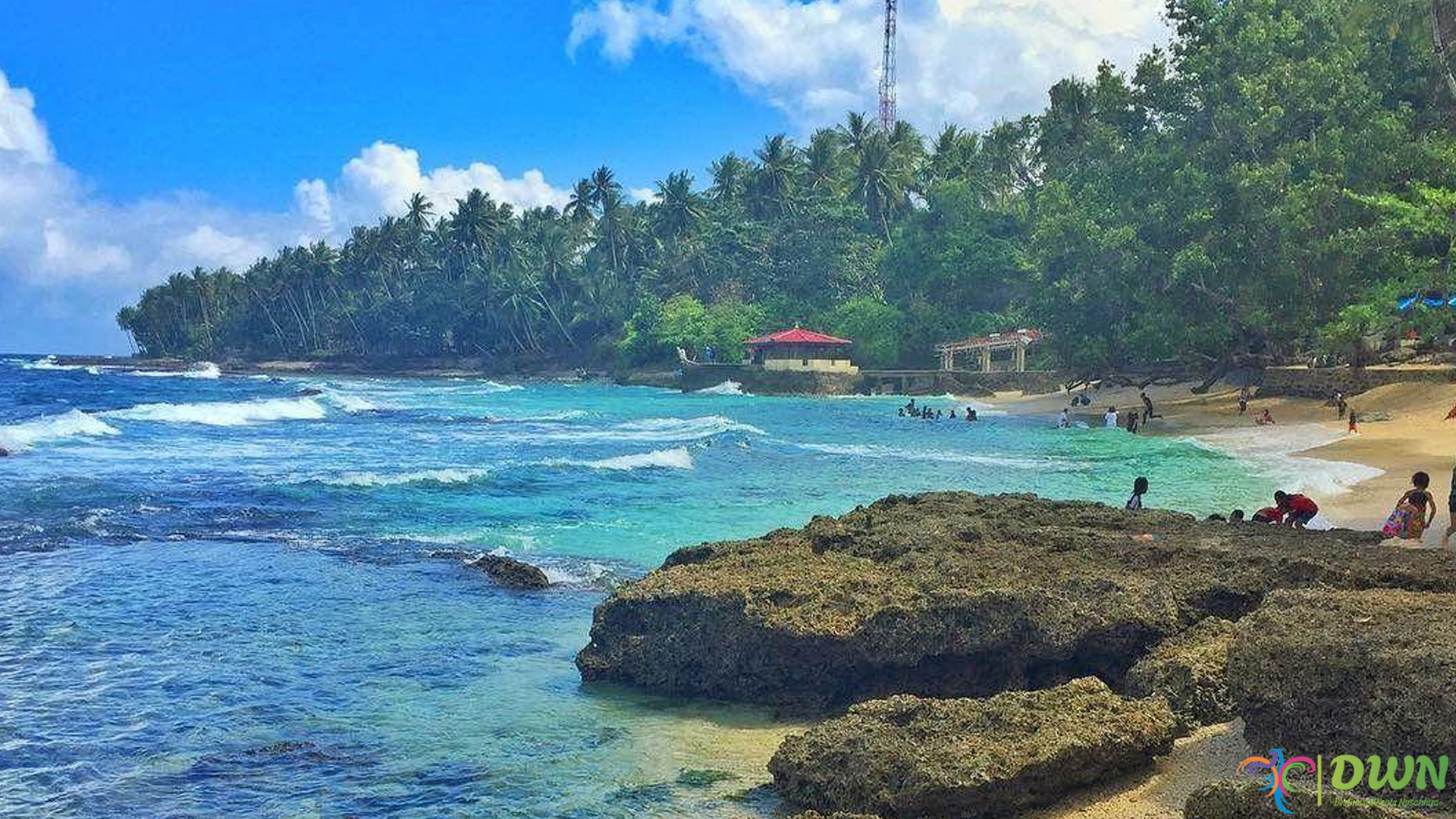 Pantai Namalatu: Pesona Alam dan Kejernihan Laut yang Memikat