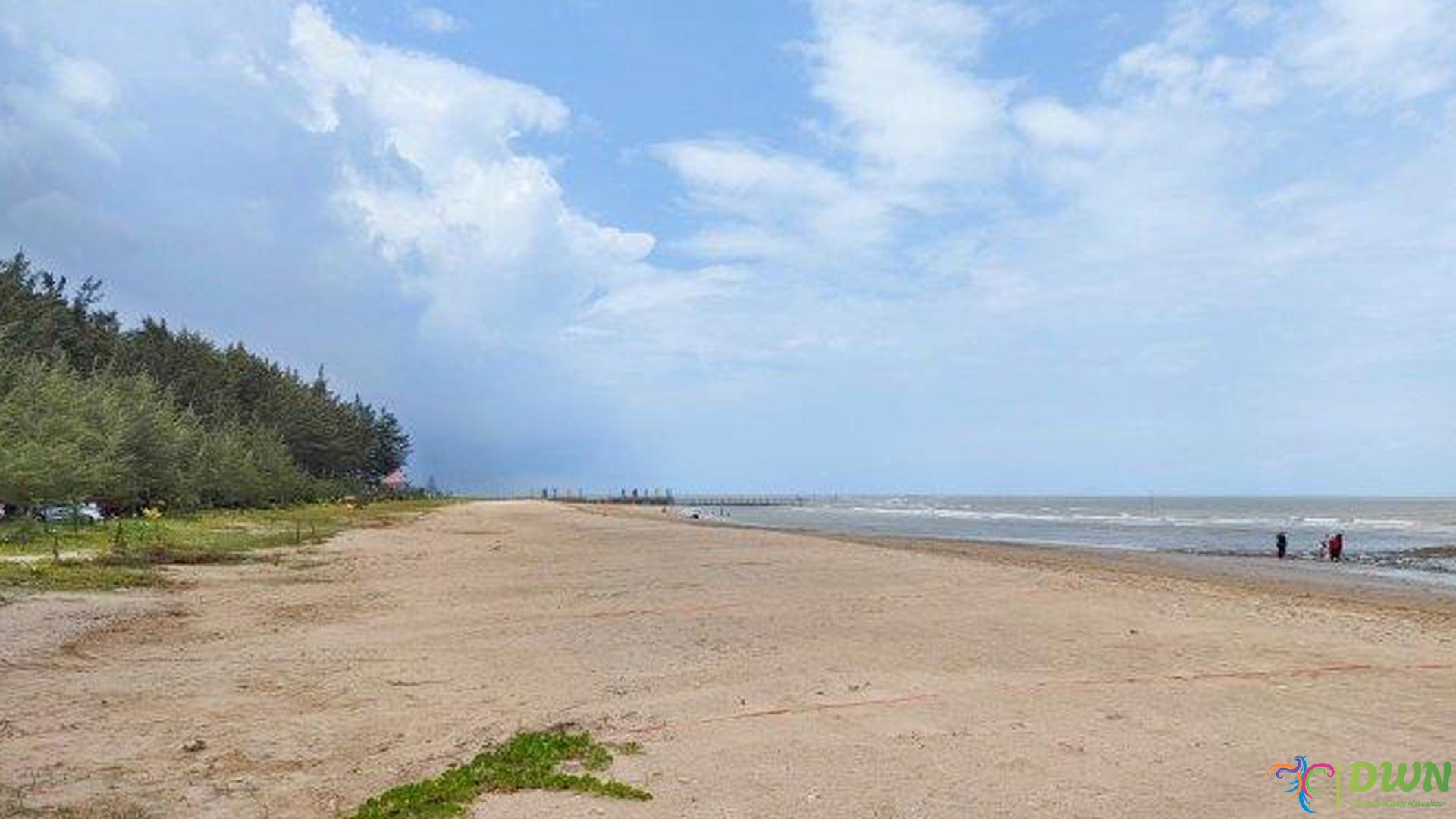 Pantai Lamaru: Liburan Tenang dengan Alam Laut yang Memukau